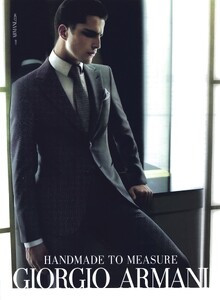 Mert__Marcus_Giorgio_Armani_Fall_Winter_2010_11_09.thumb.jpg.87edeb2f3e10149efd7a144cd5ef42f7.jpg