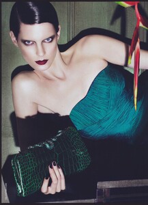 Mert__Marcus_Valentino_Fall_Winter_2009_10_06.thumb.jpg.8438672259d116b67357c7025090dbee.jpg