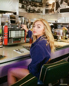 Peyton-List_Obsessee-2017_PicturePub-002.jpg