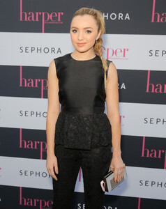 Peyton_List_004~1.jpg