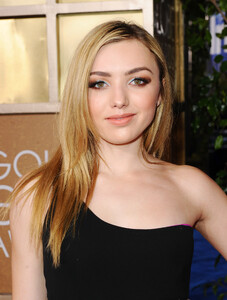 Peyton_List_05~16.jpg