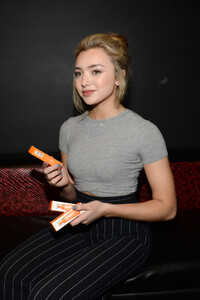 Peyton_List_12~15.jpg
