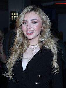 Peyton_List_28629_28129.jpg