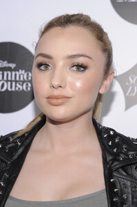 Peyton_R_List_20160908_28329.jpg