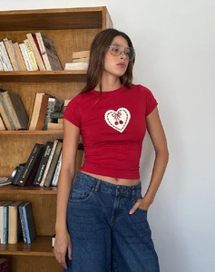 SUTIN-TEE-ADRNLIN-RED-CHERRY-HEART-EMB-_-ROOMY-EXTRA-WIDE-LOW-RISE-JEANS-MID-BLUE-USED-_1.webp