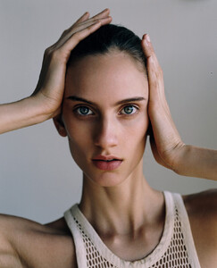 Sarah Berger large-1611139536-ac6db472e892b1a5b7d2c95695617a84.jpg