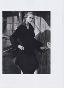 Sims_Calvin_Klein_Collection_Fall_Winter_2009_10_06.thumb.jpg.49a3ed18235f8dc4a0e6bded1dc010d1.jpg