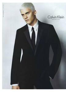 Sims_Calvin_Klein_Menswear_Spring_Summer_2009_02.thumb.jpg.571c4316ff3f0529001104cf5a3b0df3.jpg