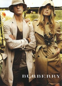 Testino_Burberry_Spring_Summer_2009_11.thumb.jpg.6723efa65bf52601df8f5db56f4c475a.jpg