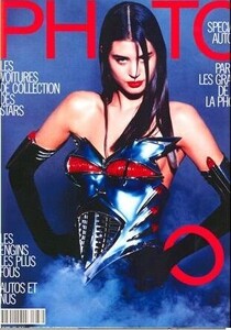 Thierry_Mugler_Nika_Balfour_02.thumb.jpg.dc16dceb8cca07831506670bc630c648.jpg
