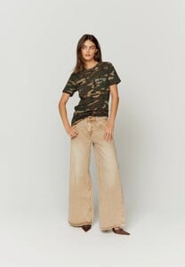 VOL2373CLASSICSANDWIDELEGDENIM1.thumb.jpg.ca464dd5a38b6a54750906dcb2b755bd.jpg