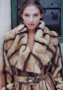 Vogue 1998-03_0049.jpg