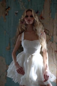 WEB_BUTTERFLY_SS24_SELKIE153_1296x.jpg