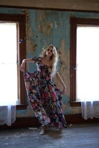 WEB_BUTTERFLY_SS24_SELKIE221_1296x.jpg