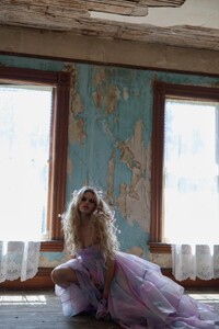 WEB_BUTTERFLY_SS24_SELKIE22_1296x.jpg