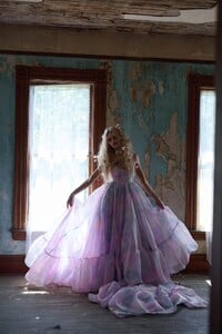 WEB_BUTTERFLY_SS24_SELKIE30_1296x.jpg