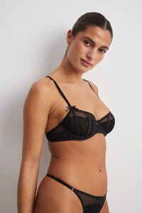 adjustable_lace_string_thing-1809-000003-00025485-copy.jpg_ref=31704F324F&quality=80&sharpen=0.jpg