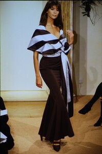 amanda-wakeley-ss-94.thumb.jpg.84b14a7a64908eb60afecfab702262ba.jpg