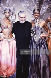 amas93rabanne--HC--538704038AnnFiona.jpg.0c68019bf10309694ba79d0bc95f966b.jpg