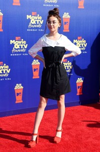 anna-cathcart-2019-mtv-movie-tv-awards-in-la-5.jpg