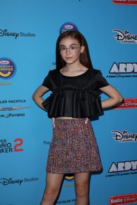 anna-cathcart-2019-radio-disney-music-awards-in-studio-city-2.jpg