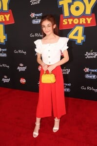 anna-cathcart-toy-story-4-world-premiere-in-hollywood-1.jpg