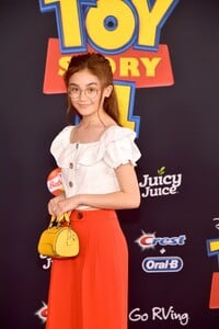 anna-cathcart-toy-story-4-world-premiere-in-hollywood-2.jpg