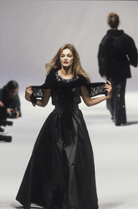 arielledombaslema9538.thumb.jpg.bf08c86b533740e6914f27ee718215bd.jpg