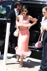 arrivingmiumiu210524-008.jpg