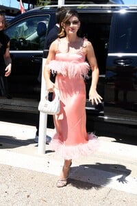 arrivingmiumiu210524-009.jpg