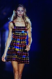 atelier-versace-fw-94-10.thumb.jpg.9de8d080efa9ac501114b55c668ca970.jpg