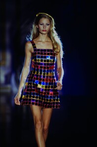 atelier-versace-fw-94-8.thumb.jpg.65b8383d24422cfffaabde9dd766a034.jpg