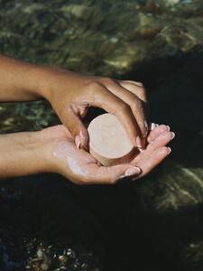 casa-magnolia-champu-geranio-agua-de-rosas-2.jpg