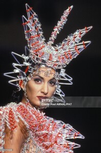 ceylas94rabanne--HC--956715668.thumb.jpg.4b42520563be5a145a454b1b07e16ebd.jpg