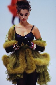 dolce-gabbana-fw-1991-3.thumb.jpg.3b0b5814141467ab93b696725b77aacc.jpg