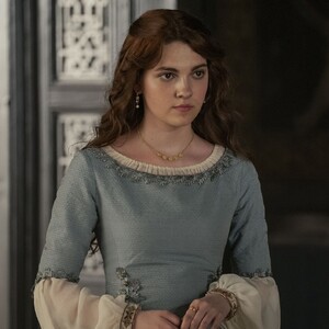 emily-carey-1662039032.jpg