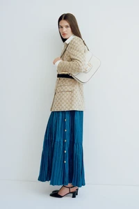 farfetch-earnings-voguebus-story.thumb.webp.fac4aaf2670e20000fd81b96a0156ee4.webp