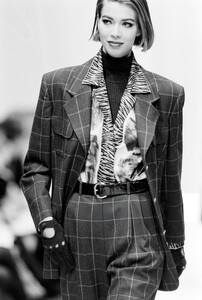 gucci-fw-92-22.thumb.jpg.04b0adb761c9bf7d206629c1fe7f3201.jpg