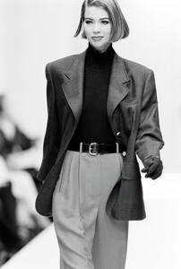 gucci-fw-92-4.thumb.jpg.3cd4473a2a1cdbf1f992a62b58b1c9e6.jpg