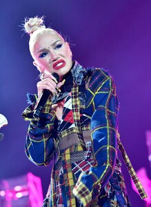 gwen-stefani-performing-at-the-coachella-in-indio-04-13-2024-5.jpg