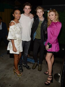 hqcelebcorner_28629.jpg