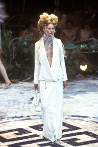 hume f98givenchy-HC-3.jpg