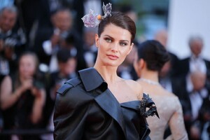 isabeli-fontana-at-cannes-film-festival-closing-ceremony-05-25-2024-0.thumb.jpg.ff60d2af2d2e7b07f8303266c0456d98.jpg