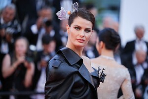 isabeli-fontana-at-cannes-film-festival-closing-ceremony-05-25-2024-1.thumb.jpg.7b84647f94c70720d150e6b2cd7787d8.jpg