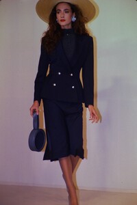 lanvin-ss-88.thumb.jpg.22507167611297cf5eb8ac57aec82e7c.jpg