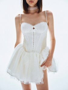 naomi___4__28c03bd0881f413c86b7914239440676_master.jpg