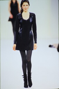 nicole-miller-fw-94.thumb.jpg.5e98360ad2d94280b46ba9c89b166c47.jpg