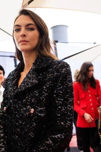 paris_couture_2023_chanel_backstage_acielle_009.thumb.jpg.150e36fa57c6f69223774401d9b5332a.jpg