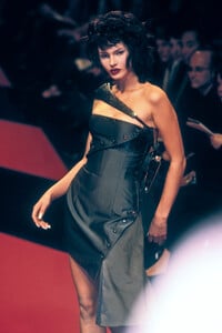 parkC s98givenchy-4b.jpg