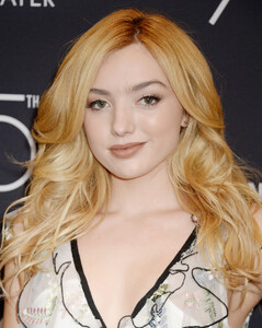 peyton-list-1~0.jpg
